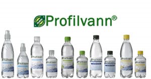 Vann på flaske med logo